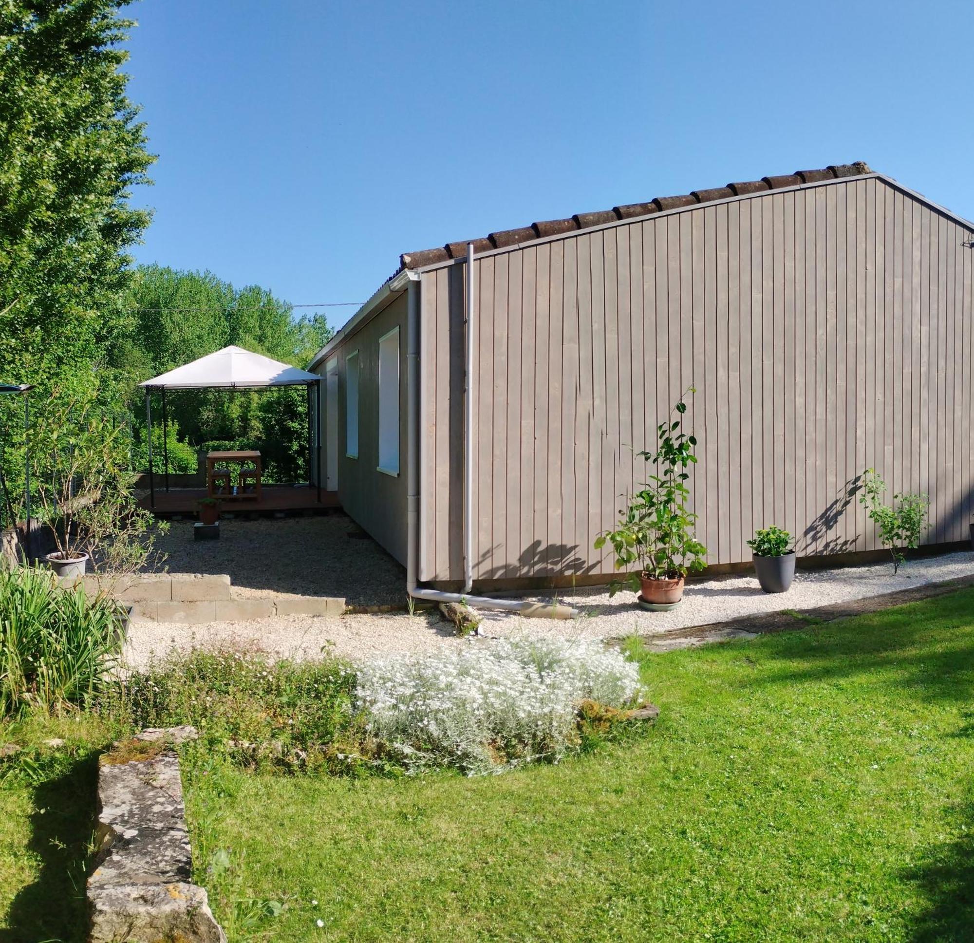 Gite Le Vieux Moulin Sansais Extérieur photo